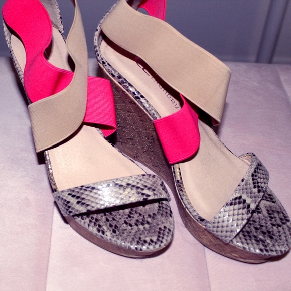 CL Wedges - Picture 1 of 4